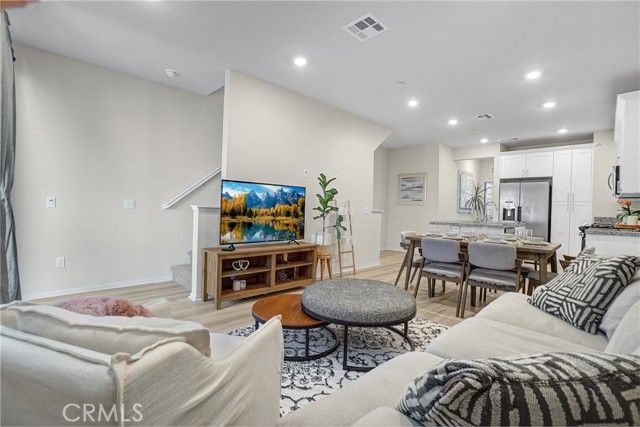 288 Lockhart Way, West Covina, CA 91790