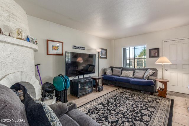 1917 W La Osa Drive, Tucson, AZ 85705