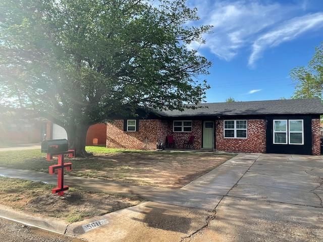 5611 16th Place, Lubbock, TX 79416