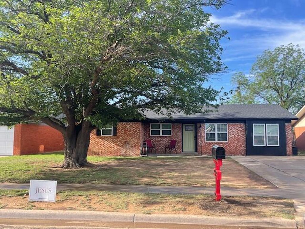5611 16th Place, Lubbock, TX 79416