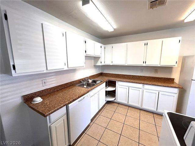 6217 Yerba Lane A, Las Vegas, NV 89108