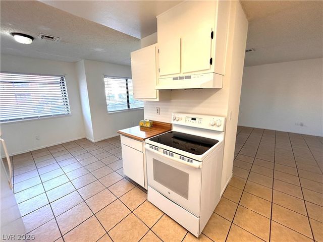 6217 Yerba Lane A, Las Vegas, NV 89108