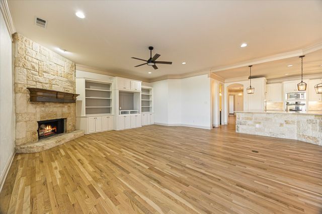 164 Stoneleigh Drive, Heath, TX 75032