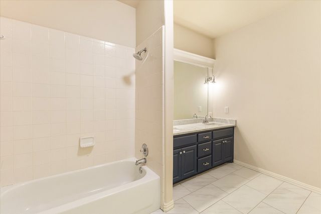 164 Stoneleigh Drive, Heath, TX 75032