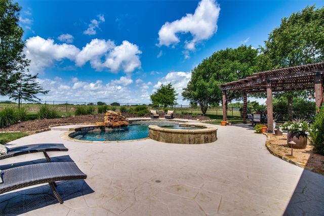 164 Stoneleigh Drive, Heath, TX 75032