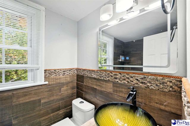 1007 W Palmetto St, Florence, SC 29501