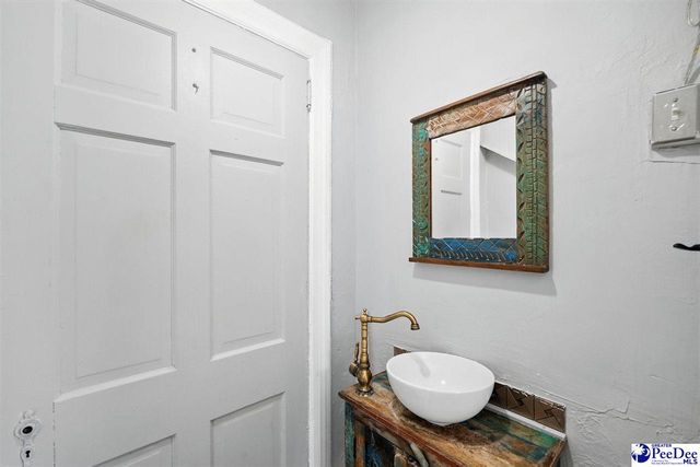 1007 W Palmetto St, Florence, SC 29501