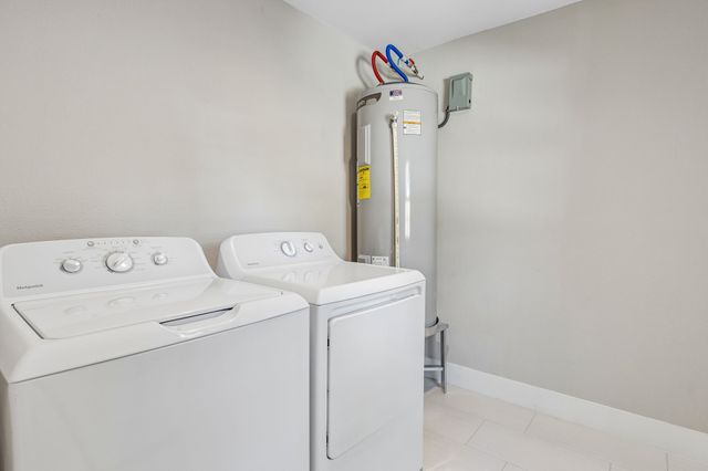 104 W 2nd Street, Waxahachie, TX 75165