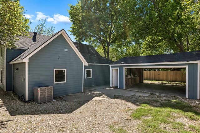 104 W 2nd Street, Waxahachie, TX 75165