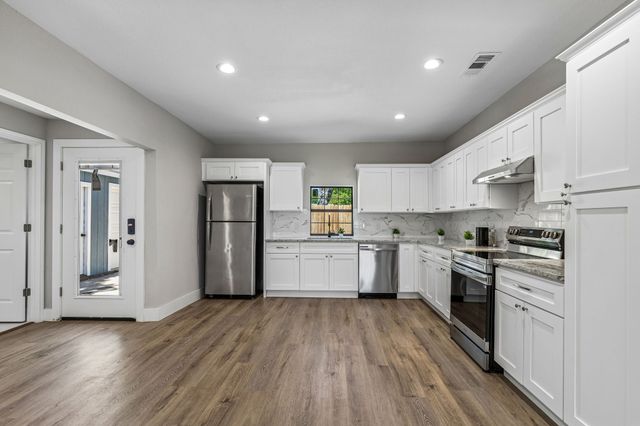 104 W 2nd Street, Waxahachie, TX 75165