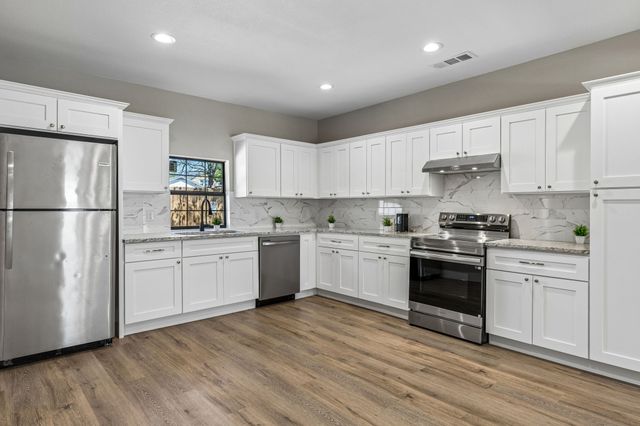 104 W 2nd Street, Waxahachie, TX 75165