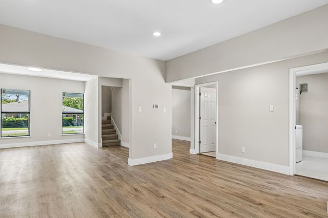 104 W 2nd Street, Waxahachie, TX 75165