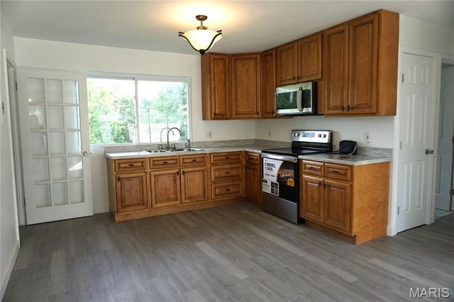 7916 Birkenhead Drive, Marlborough, MO 63123