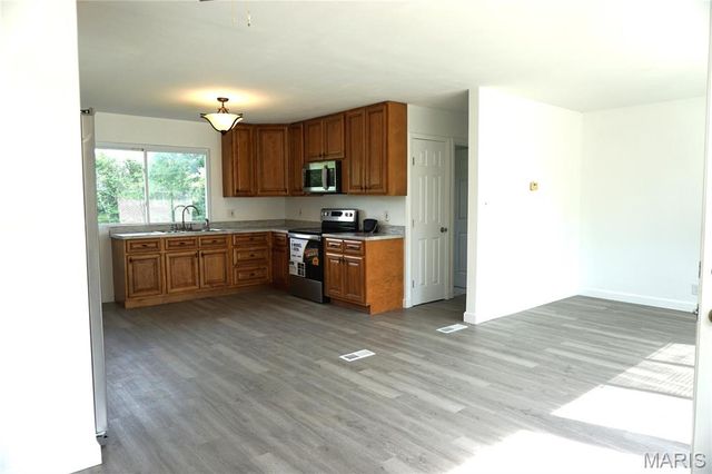 7916 Birkenhead Drive, Marlborough, MO 63123