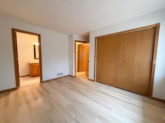 6475 Grandview Drive, Eden Prairie, MN 55346