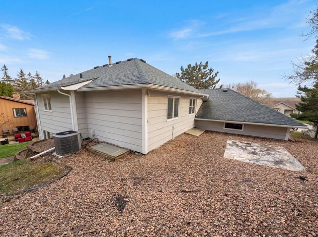 6475 Grandview Drive, Eden Prairie, MN 55346