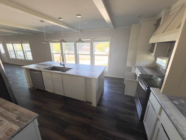 705 W Pierce Street, Winters, TX 79567