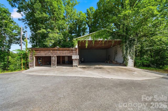 255 Wildwood Road, Lenoir, NC 28645