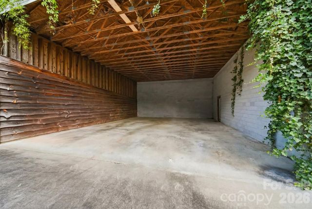 255 Wildwood Road, Lenoir, NC 28645
