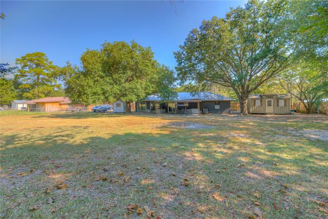 305 Oak Circle, Corrigan, TX 75939