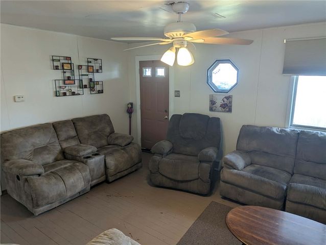 34 Main St, Clarksville, PA 15322