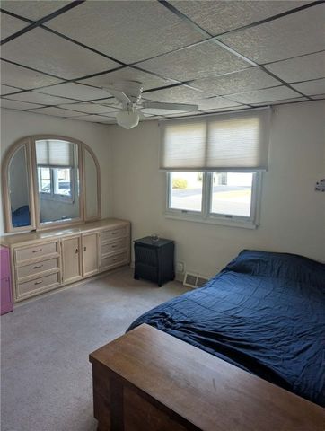 34 Main St, Clarksville, PA 15322