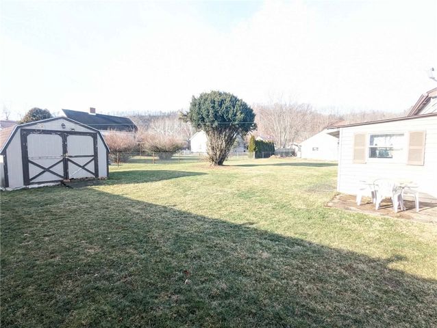 34 Main St, Clarksville, PA 15322