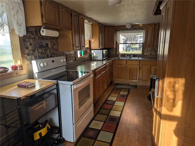 34 Main St, Clarksville, PA 15322