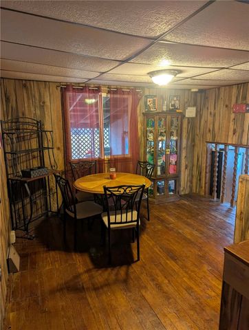 34 Main St, Clarksville, PA 15322