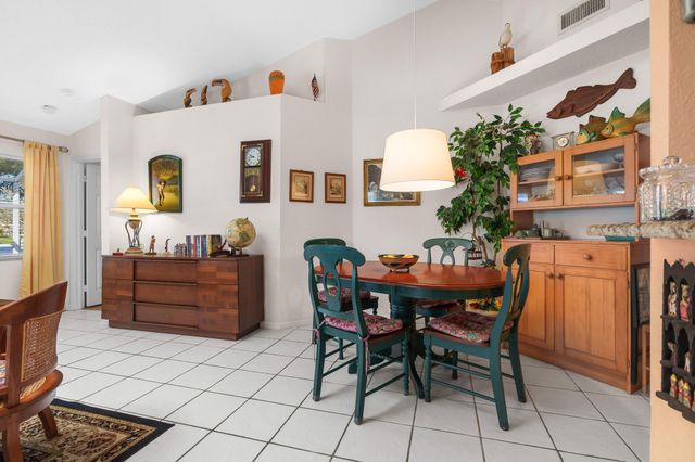 5260 Grande Palm Circle, Delray Beach, FL 33484