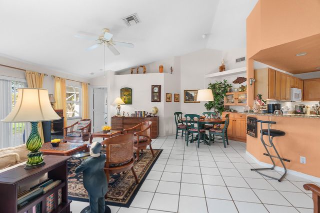 5260 Grande Palm Circle, Delray Beach, FL 33484
