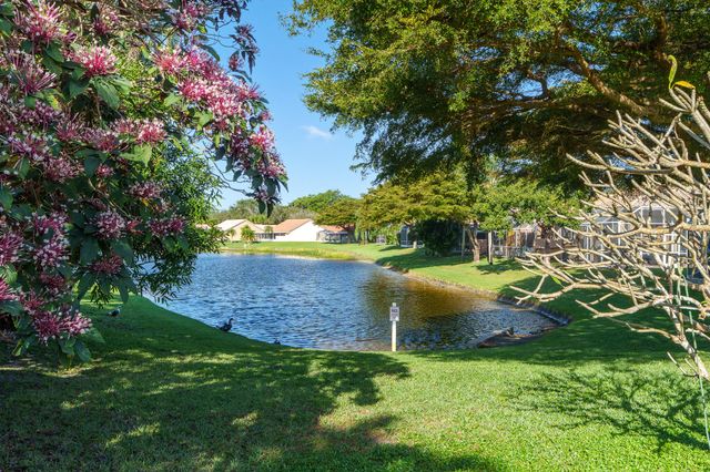 5260 Grande Palm Circle, Delray Beach, FL 33484