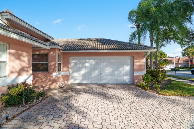 5260 Grande Palm Circle, Delray Beach, FL 33484