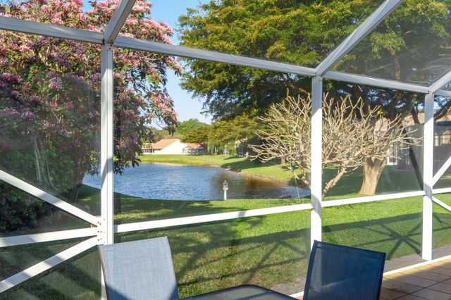 5260 Grande Palm Circle, Delray Beach, FL 33484