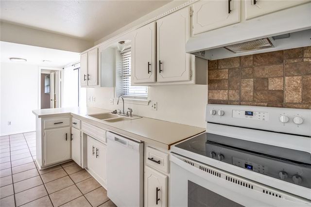 404 SW 1st Street, Tuttle, OK 73089
