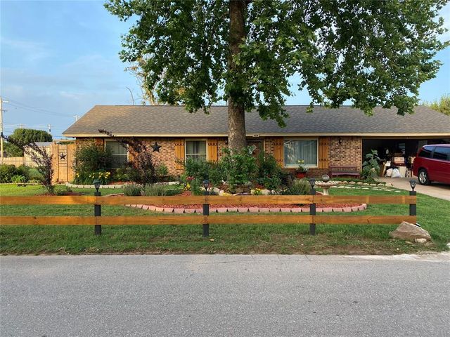 404 SW 1st Street, Tuttle, OK 73089