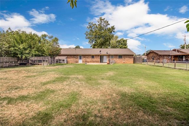 404 SW 1st Street, Tuttle, OK 73089