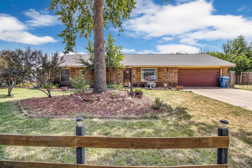 404 SW 1st Street, Tuttle, OK 73089