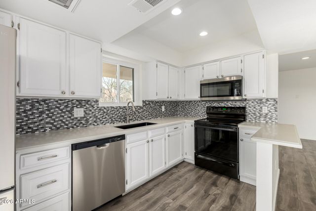 9275 E MISSION Lane 207, Scottsdale, AZ 85258