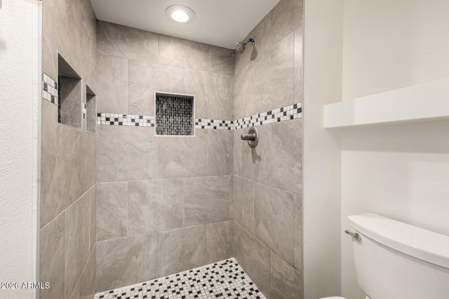 9275 E MISSION Lane 207, Scottsdale, AZ 85258