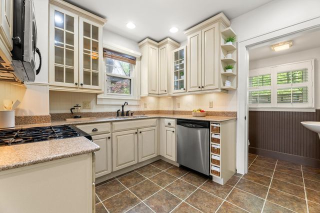 2908 Indianola Avenue, Columbus, OH 43202
