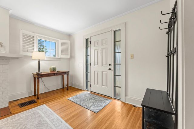 2908 Indianola Avenue, Columbus, OH 43202