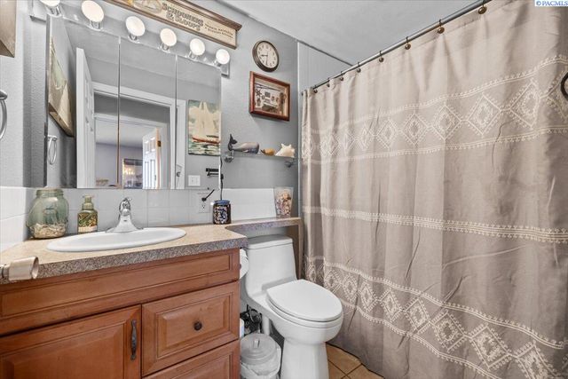 7019 W Bonnie Ave, Kennewick, WA 99336