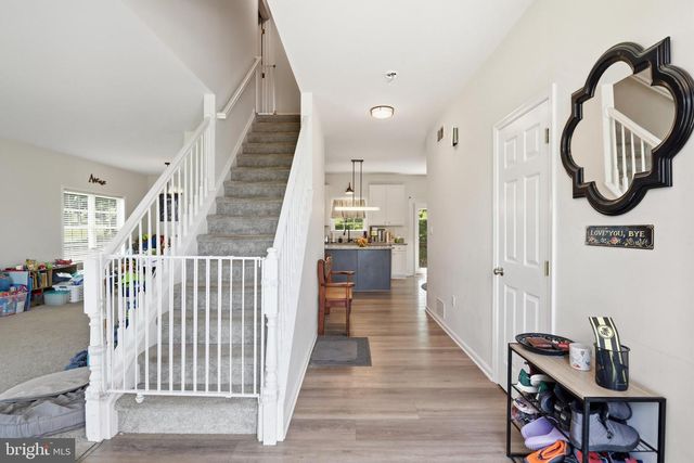 48 LANSING CT, Falling Waters, WV 25419