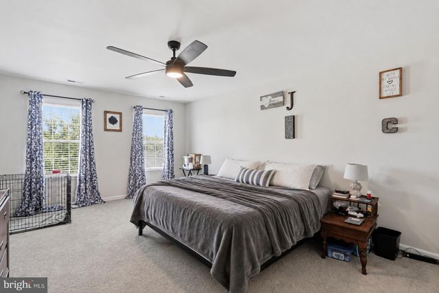 48 LANSING CT, Falling Waters, WV 25419