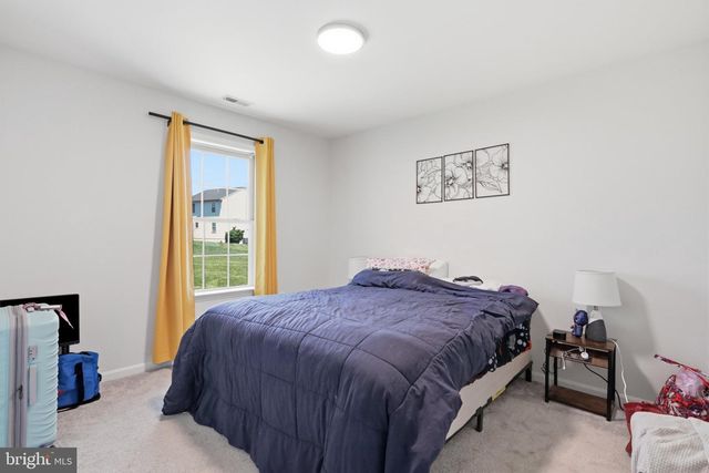 48 LANSING CT, Falling Waters, WV 25419