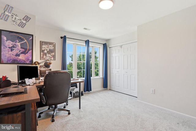 48 LANSING CT, Falling Waters, WV 25419