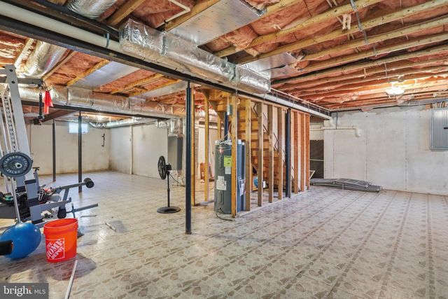 48 LANSING CT, Falling Waters, WV 25419