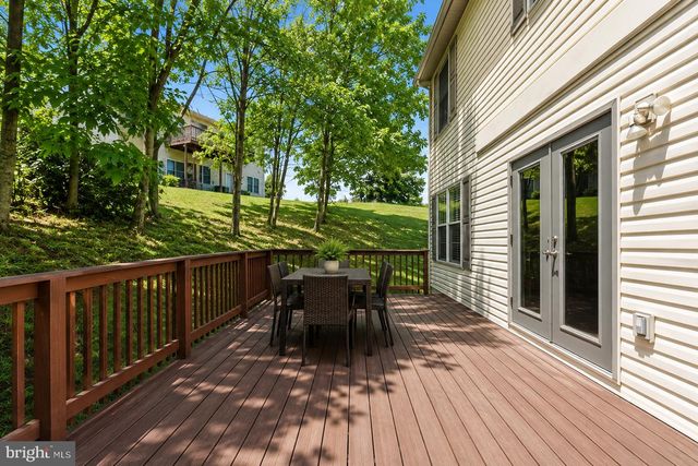 48 LANSING CT, Falling Waters, WV 25419