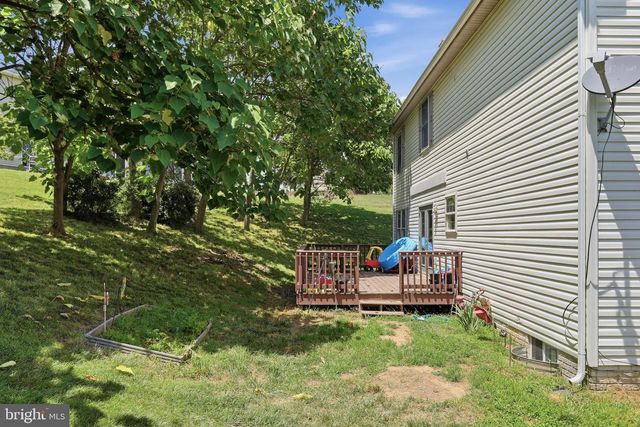 48 LANSING CT, Falling Waters, WV 25419